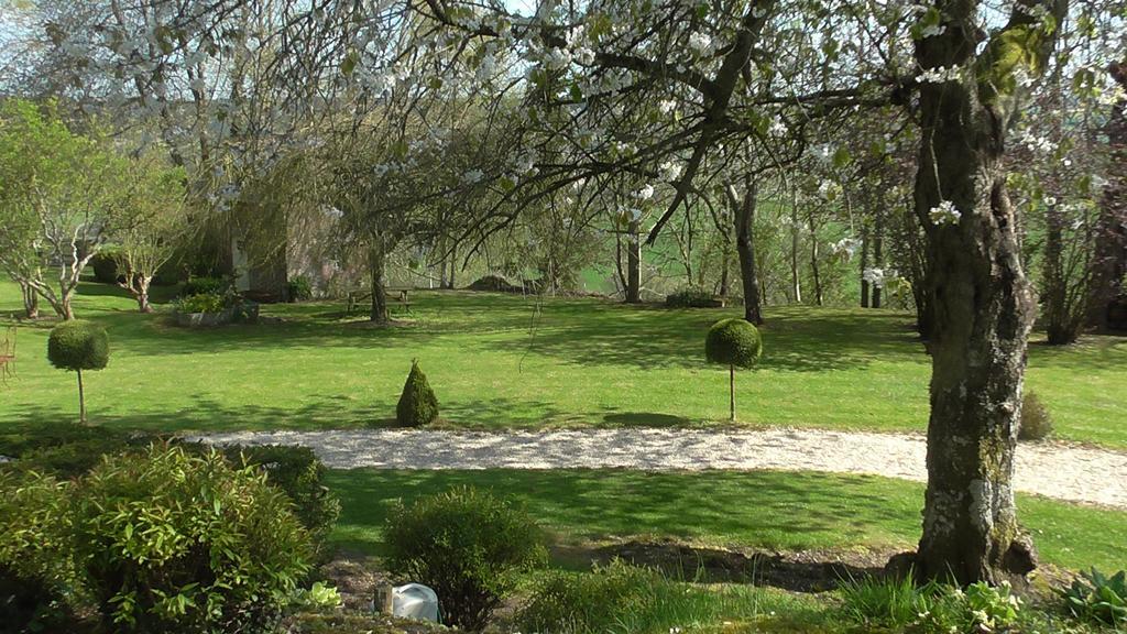 Gite "Le Refuge" Dans Un Domaine De 7Ha Au Calme Vimoutiers 외부 사진